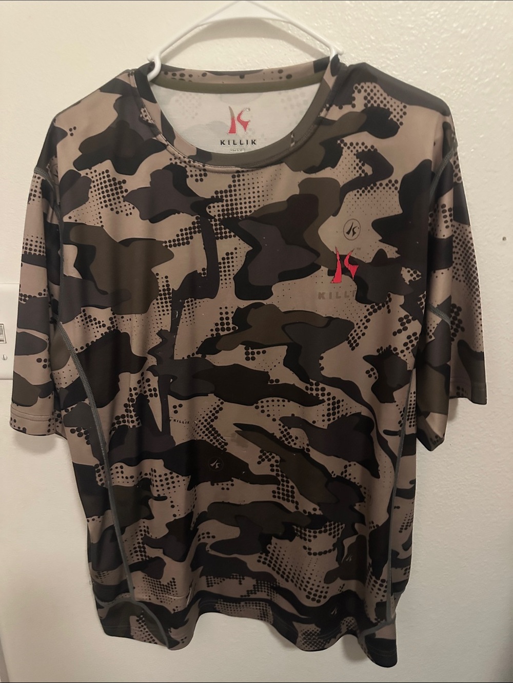 Killik Men’s Camo Short Sleeve Performance Tee - Olive/Black